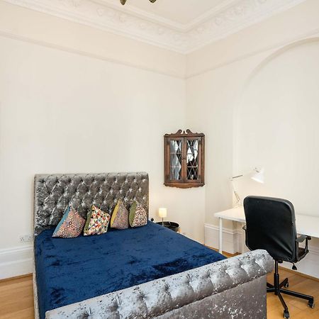 Ferienwohnung Four Beds By The Station London Exterior foto