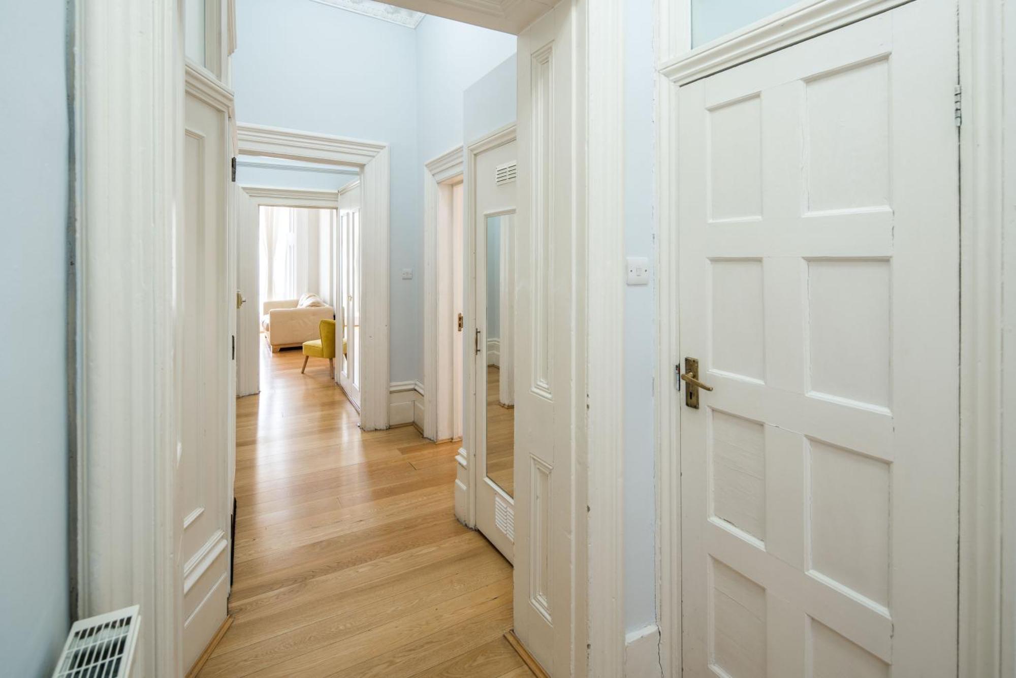 Ferienwohnung Four Beds By The Station London Exterior foto