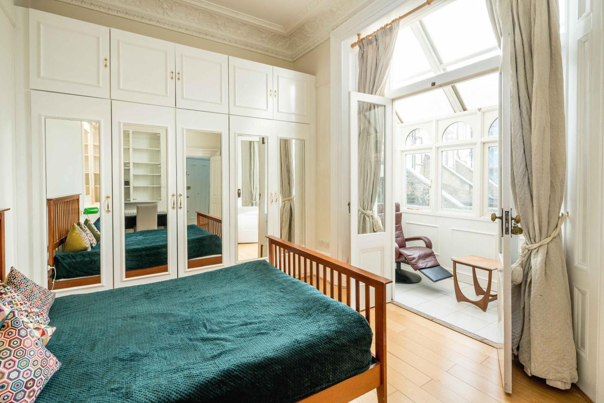 Ferienwohnung Four Beds By The Station London Exterior foto
