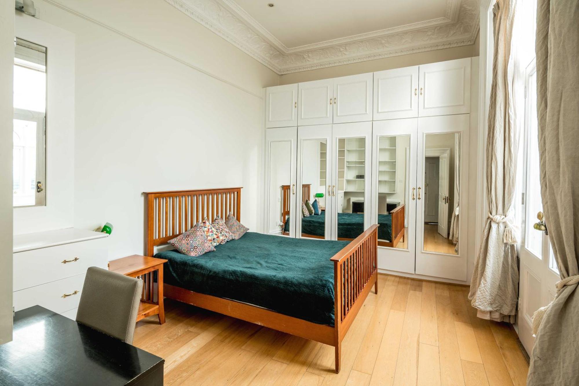 Ferienwohnung Four Beds By The Station London Exterior foto
